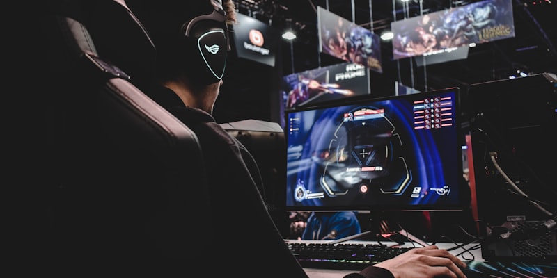 DOTA2国际邀请赛TI现场 - 选手在隔音房内激烈操作