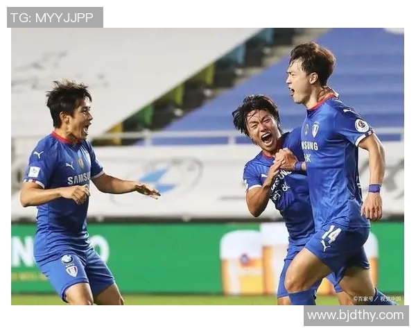 光州队与水原三星的激烈对决展现出韩国足球的魅力与竞争力