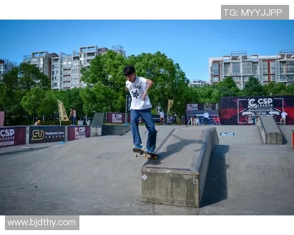 滑板文化的碰撞与融合：探秘上海滑板队的团队默契与战术配合